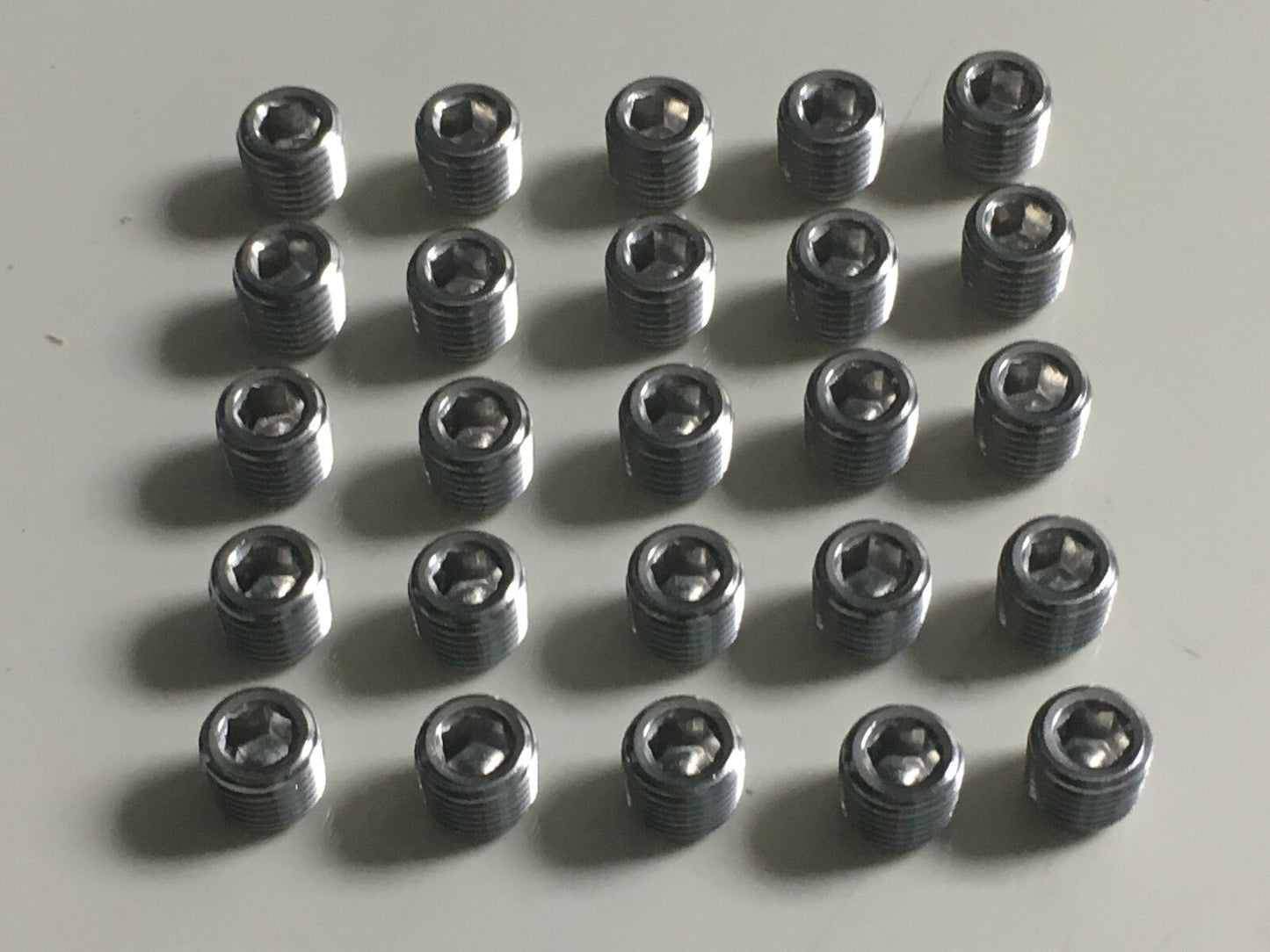 Socket Head Stainless Steel Pipe Plugs 1/16" NPT 25 Pieces