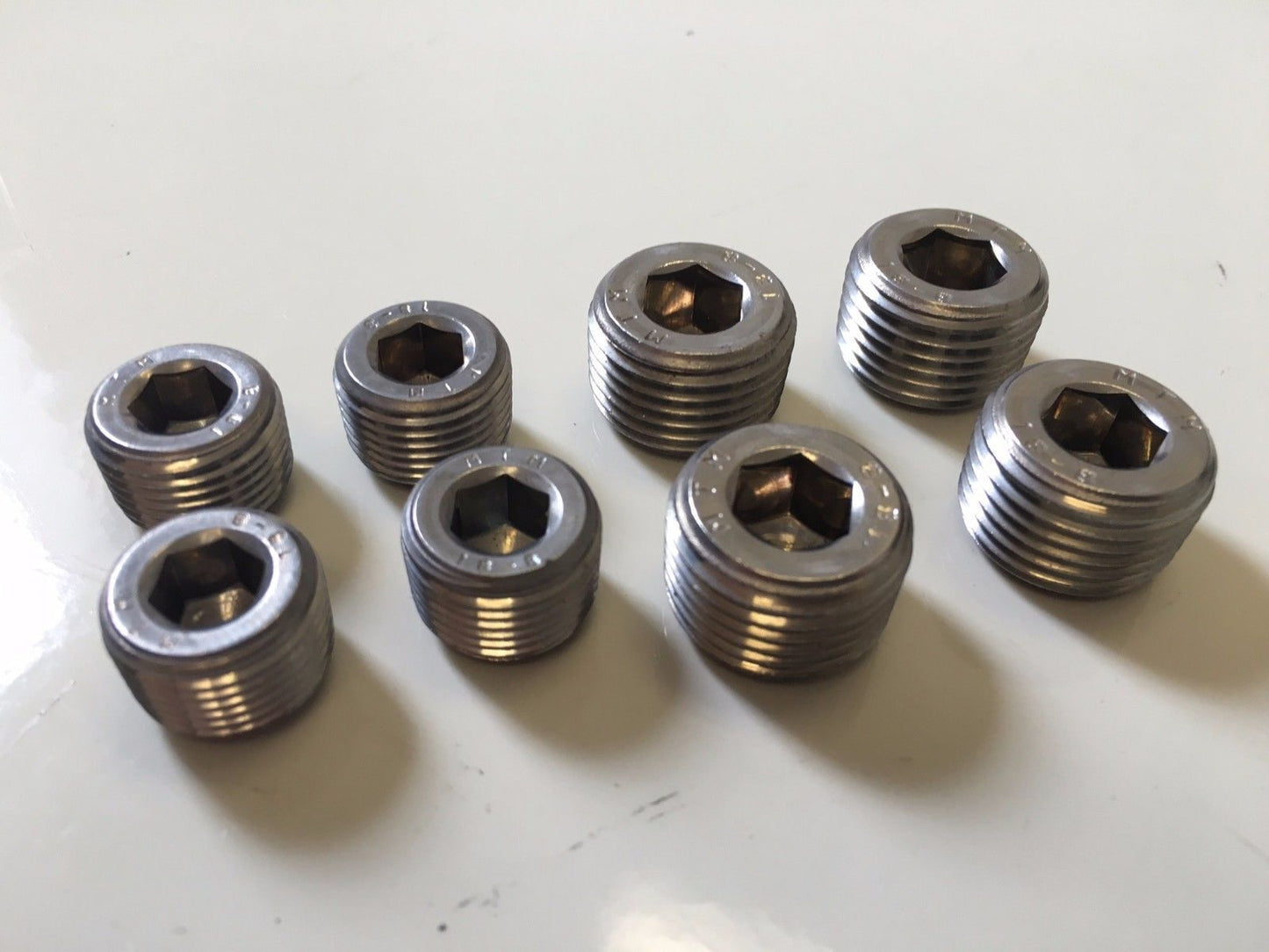 Socket Head Stainless Steel Pipe Plugs 1/2" & 3/8" NPT 8 Pieces